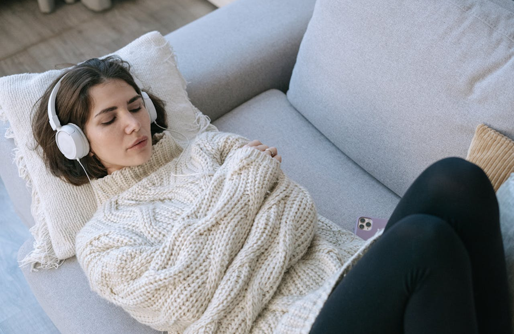 woman listening to the genius song